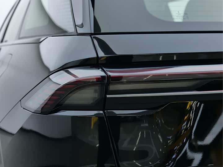 Фото 7 - Lincoln Nautilus