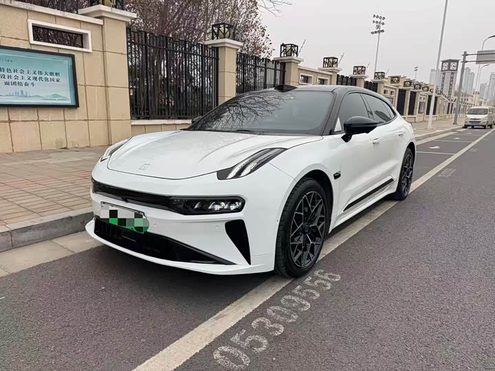 Фото 1 - Zeekr 001