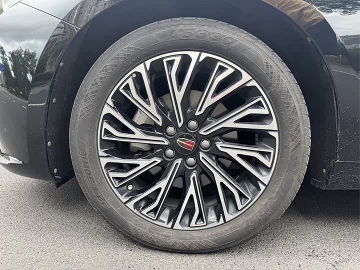 Фото 8 - Hongqi H5