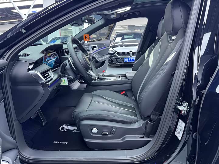 Фото 4 - Hongqi H6