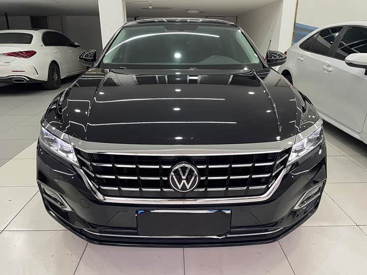 Фото 2 - Volkswagen Passat