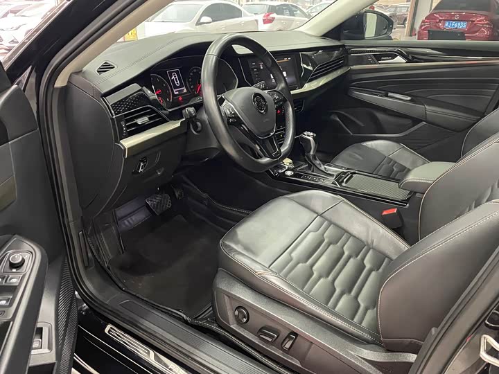 Фото 5 - Volkswagen Passat