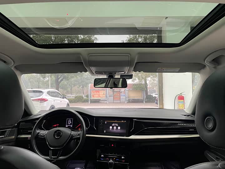 Фото 8 - Volkswagen Passat