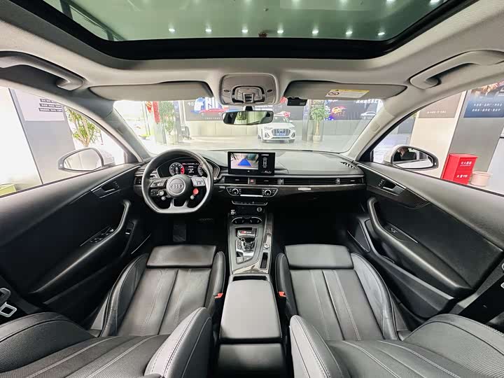 Фото 4 - Audi A4L