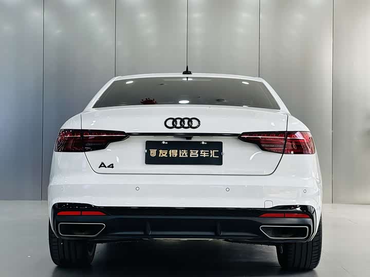 Фото 8 - Audi A4L