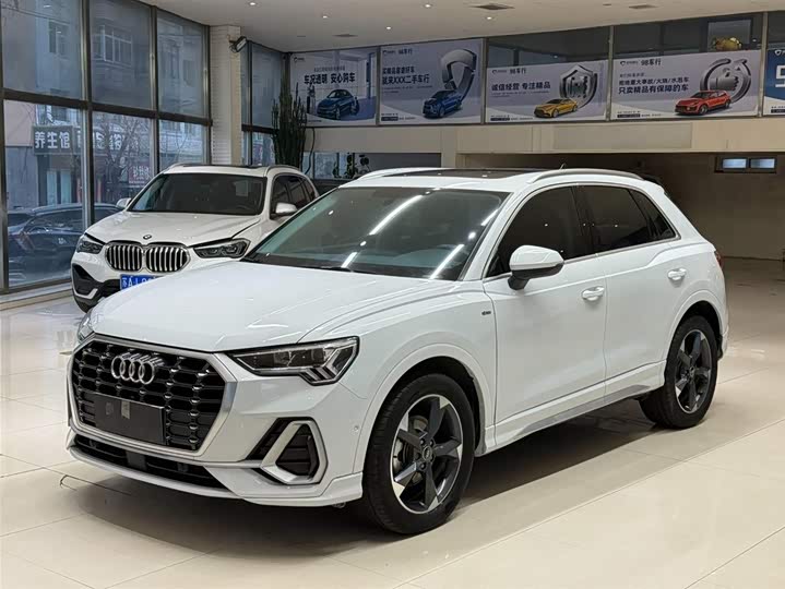 Фото 1 - Audi Q3