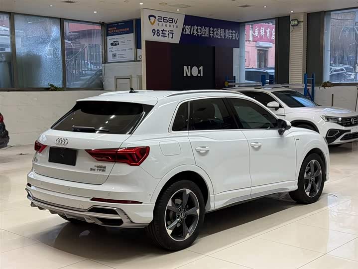 Фото 4 - Audi Q3