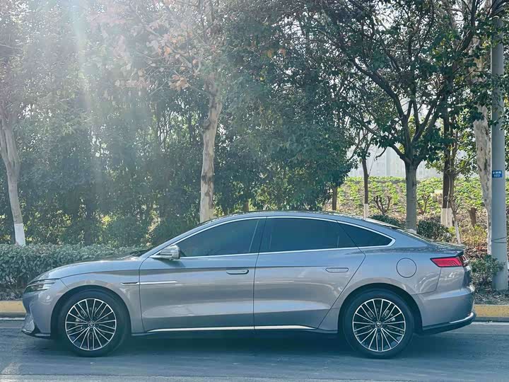 Фото 3 - BYD Han