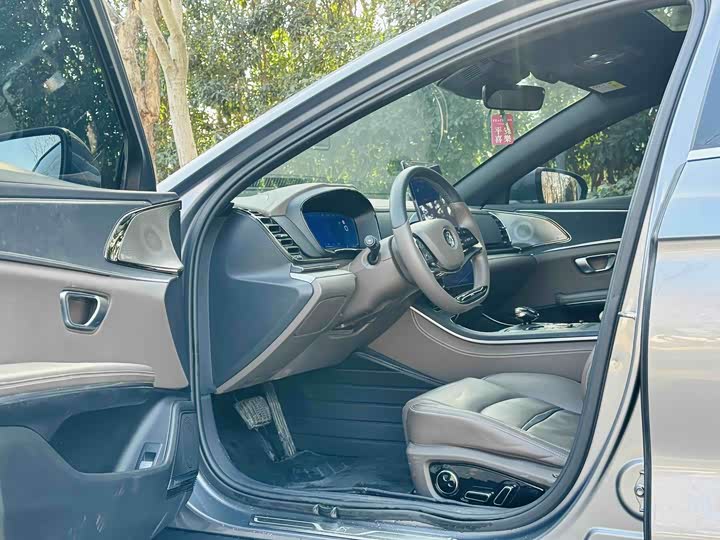 Фото 4 - BYD Han