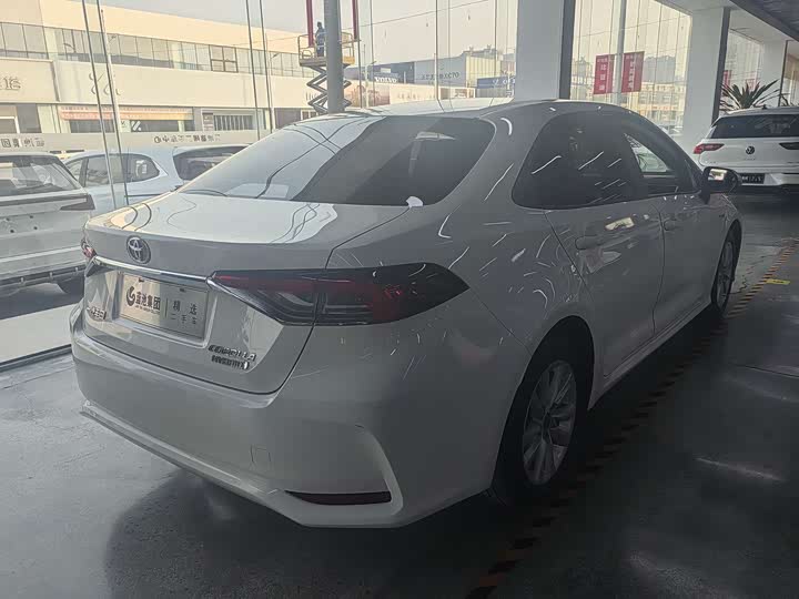 Фото 4 - Toyota Corolla