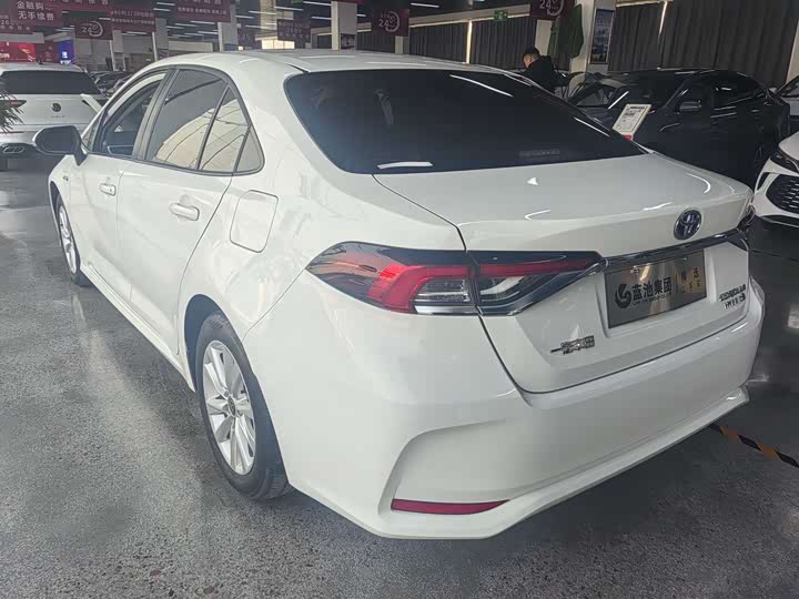 Фото 6 - Toyota Corolla