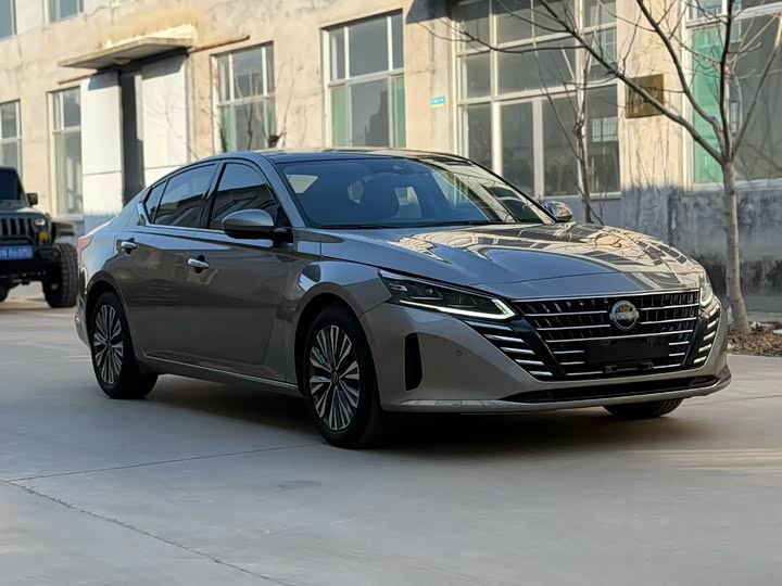 Фото 1 - Nissan Teana