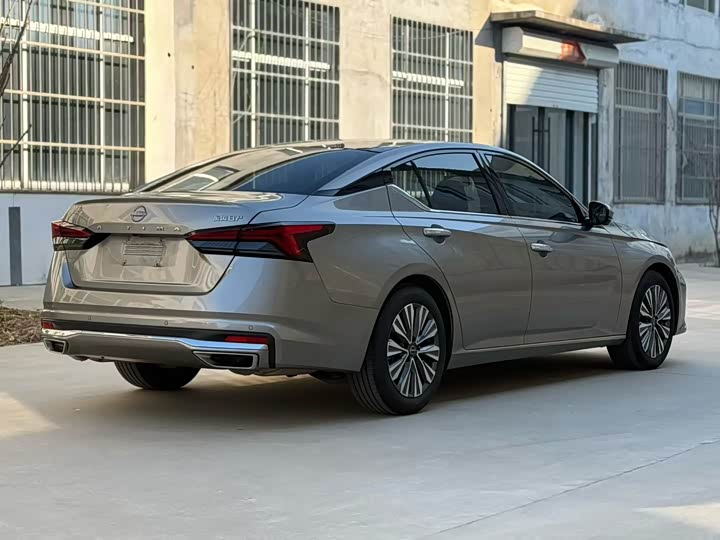 Фото 7 - Nissan Teana