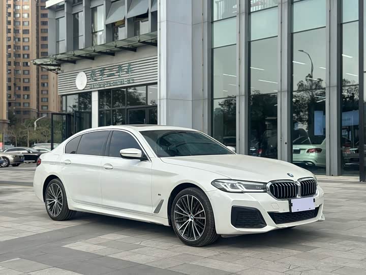 Фото 3 - BMW 5 Series