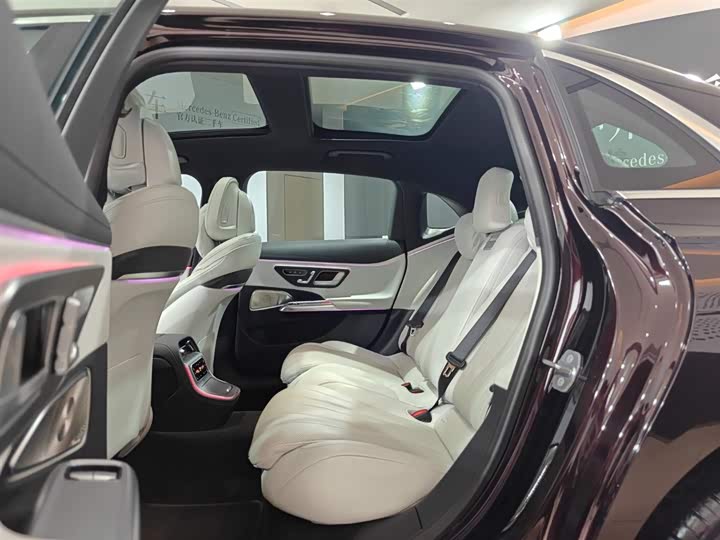 Фото 7 - Mercedes-Benz E-Class