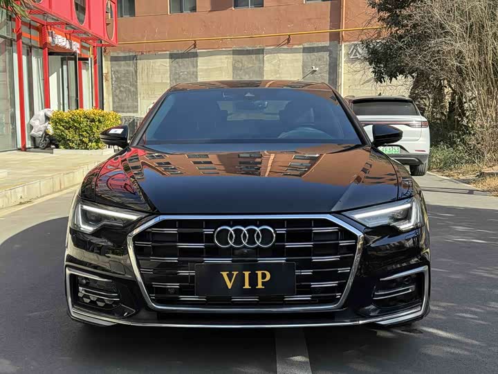 Фото 2 - Audi A6L