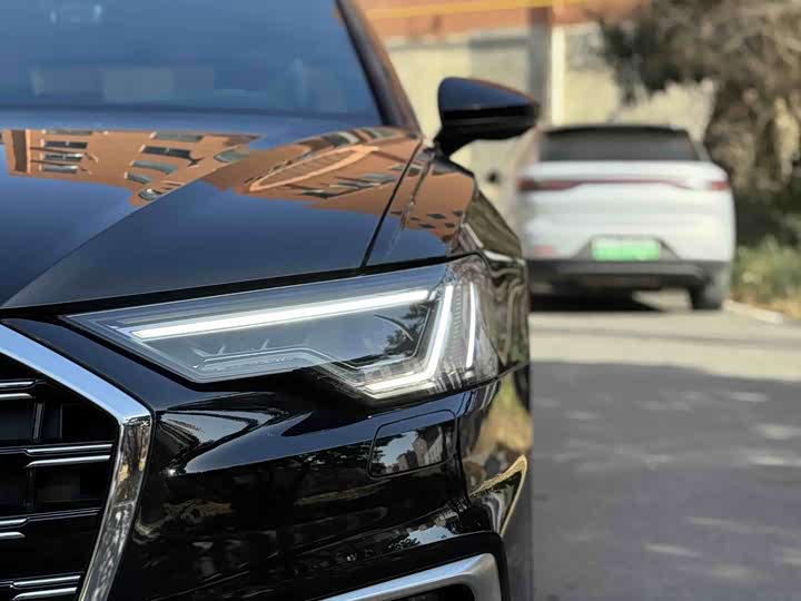 Фото 4 - Audi A6L