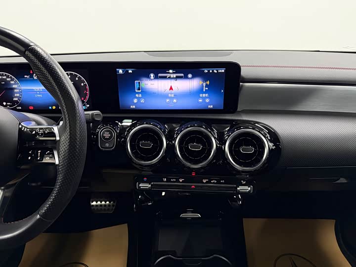 Фото 5 - Mercedes-Benz CLA-Class