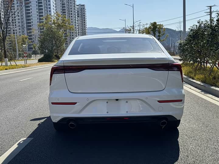 Фото 5 - Bestune B70