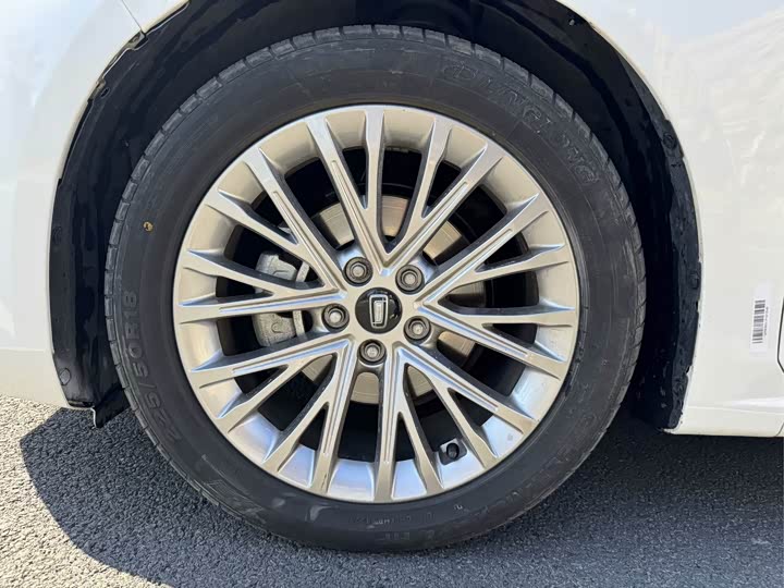 Фото 8 - Bestune B70