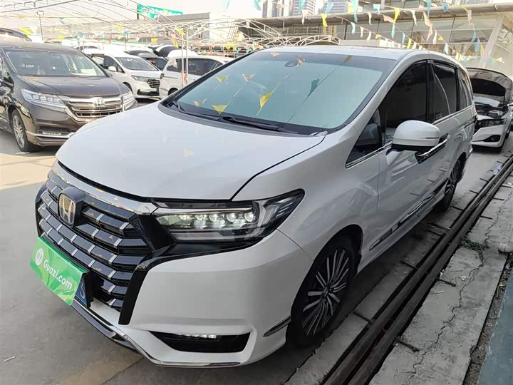 Фото 1 - Honda Elysion