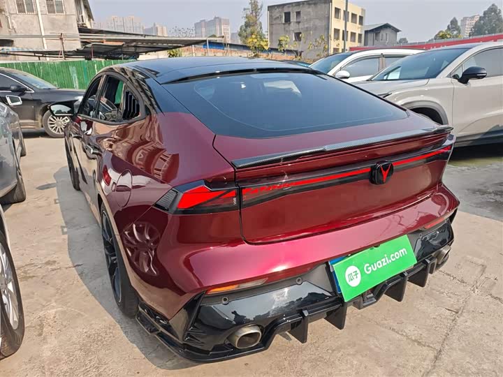 Фото 5 - Changan UNI-V