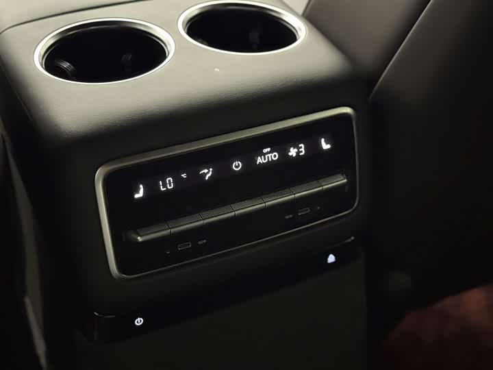 Фото 9 - LiXiang L9