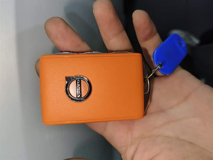 Фото 9 - Volvo XC60