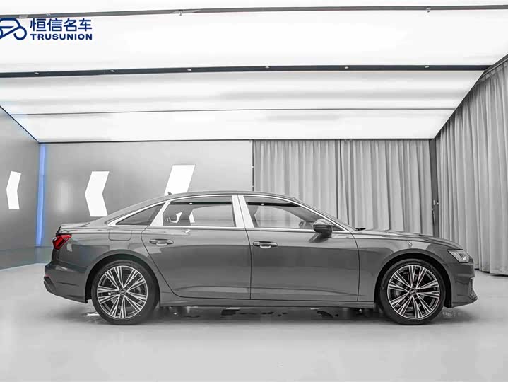 Фото 4 - Audi A6L