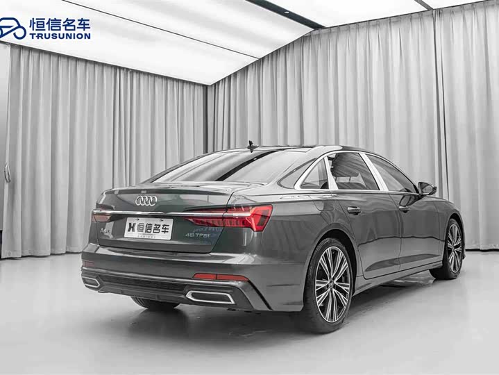 Фото 5 - Audi A6L