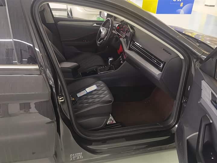 Фото 8 - Volkswagen Sagitar L