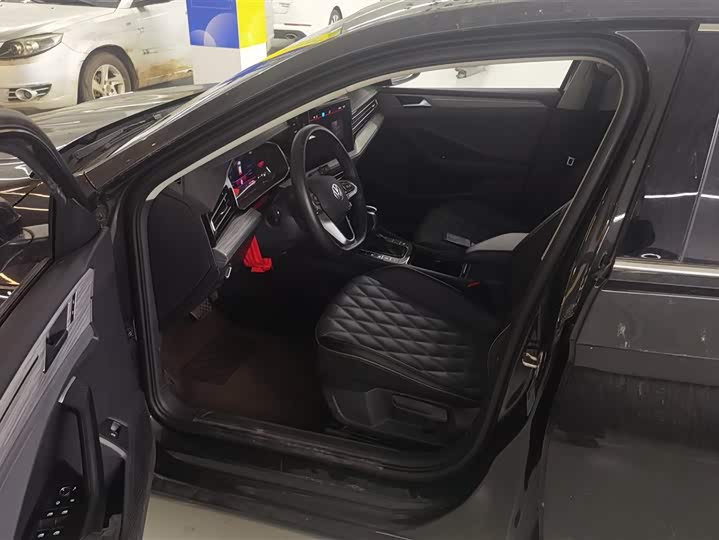 Фото 9 - Volkswagen Sagitar L