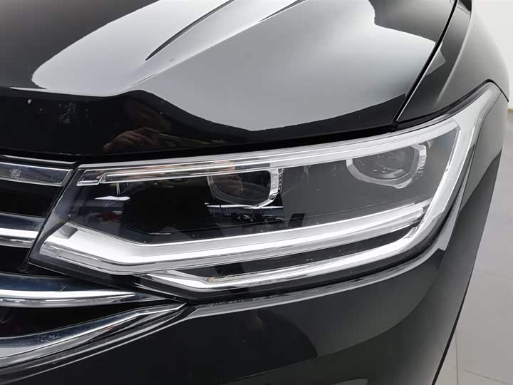 Фото 7 - Volkswagen Tiguan L Pro