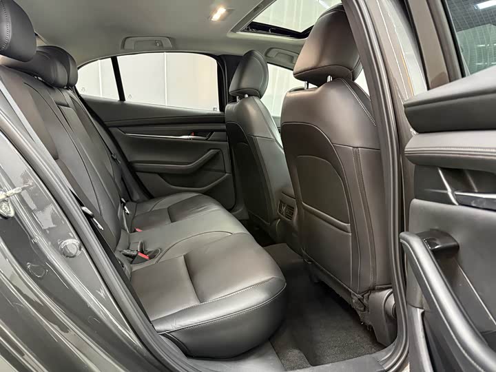 Фото 9 - Mazda 3 (Axela)