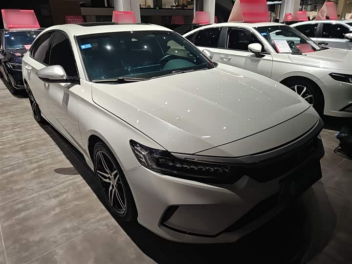 Фото 4 - Honda Inspire