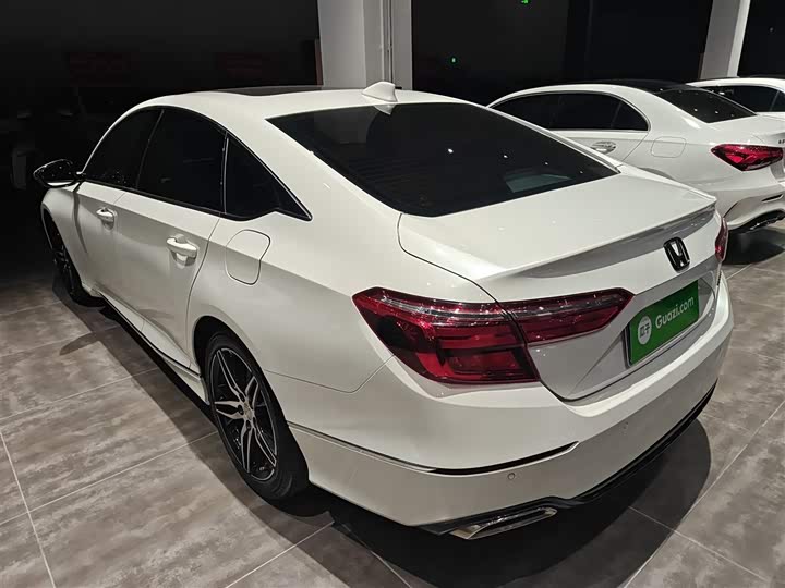 Фото 5 - Honda Inspire