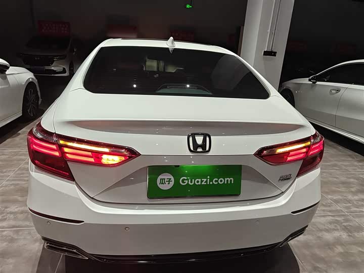 Фото 6 - Honda Inspire