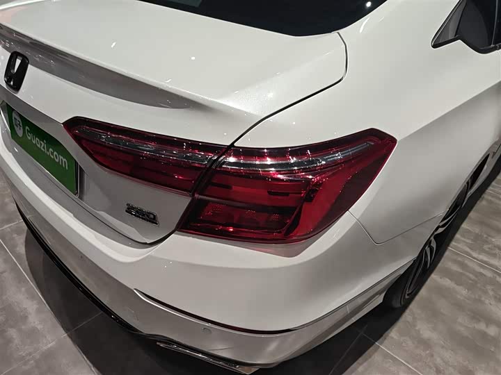 Фото 8 - Honda Inspire