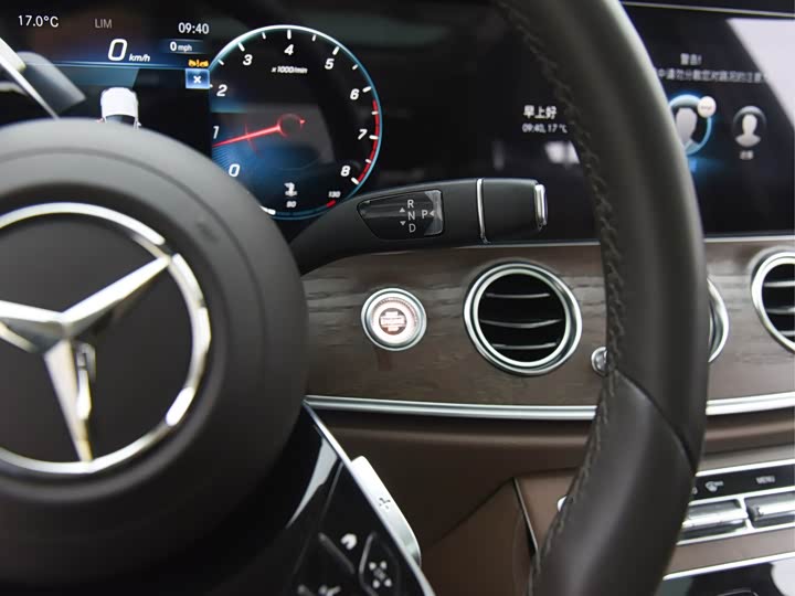 Фото 9 - Mercedes-Benz E-Class