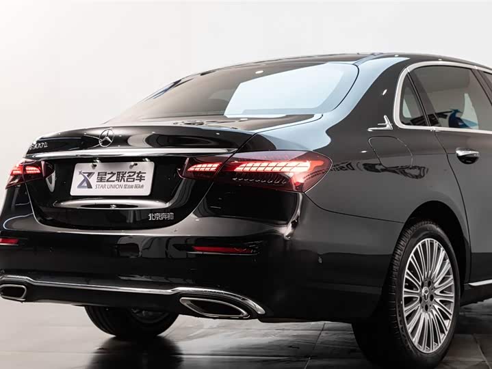 Фото 6 - Mercedes-Benz E-Class