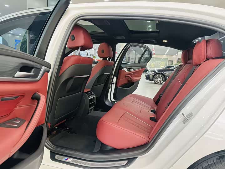 Фото 6 - BMW 5 Series