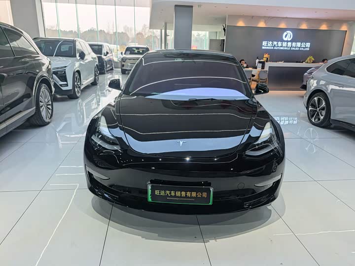 Фото 2 - Tesla Model 3