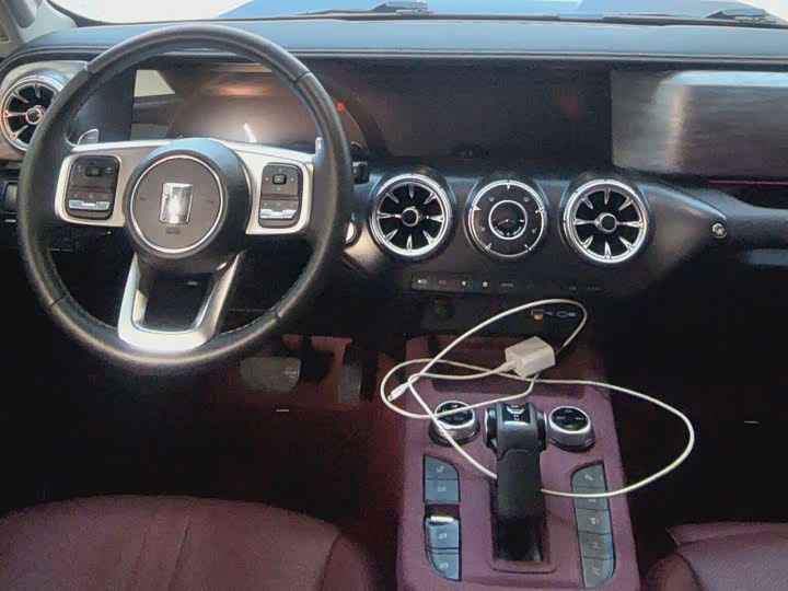 Фото 6 - Tank 300