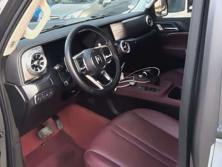 Фото 7 - Tank 300