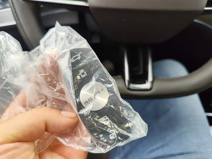 Фото 9 - Roewe iMax 8 EV