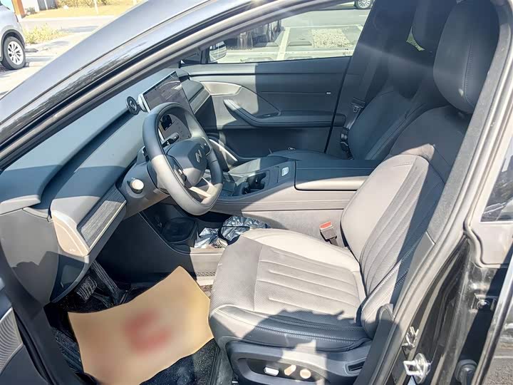 Фото 8 - Nio Onvo L60