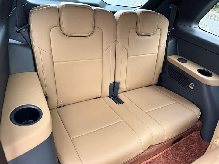 Фото 9 - LiXiang One