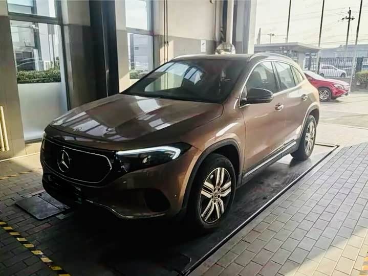 Фото 1 - Mercedes-Benz EQA