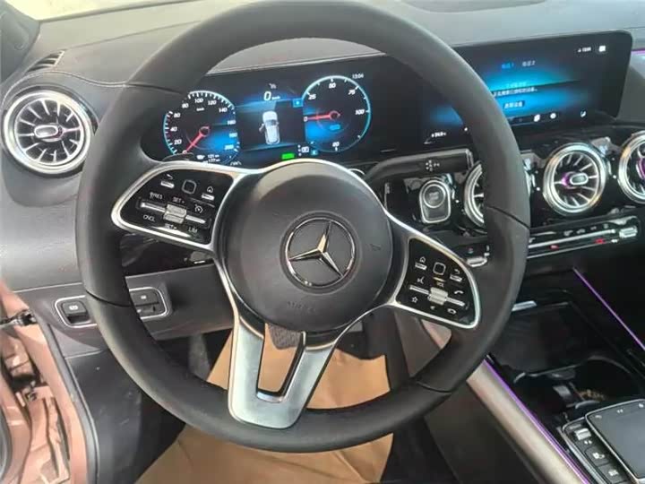 Фото 3 - Mercedes-Benz EQA