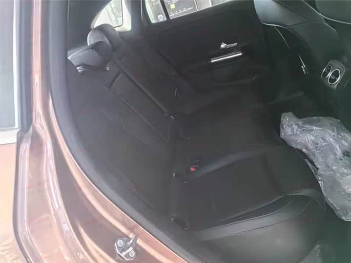 Фото 6 - Mercedes-Benz EQA